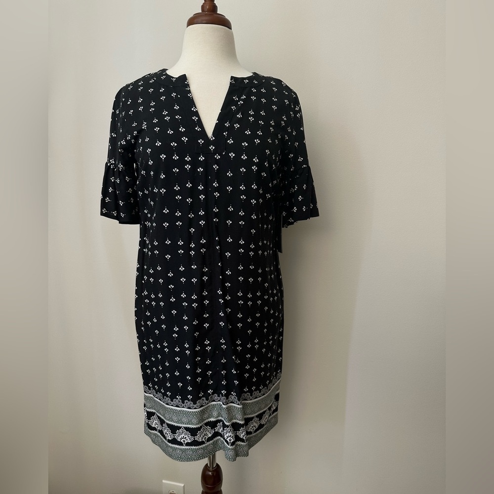 NWT Vince Camuto Dress Size XS.